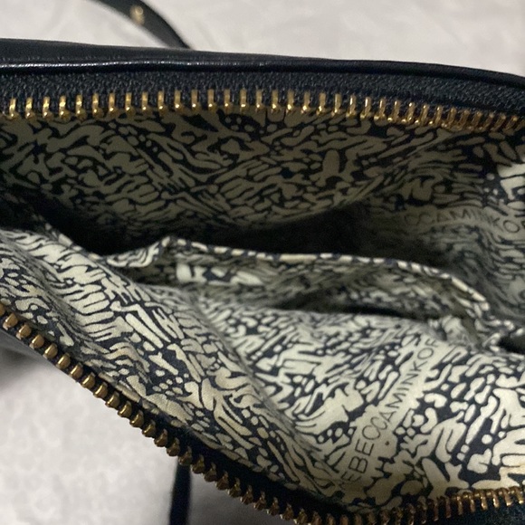 Purse with chain and leather shoulder strap. - Picture 5 of 6